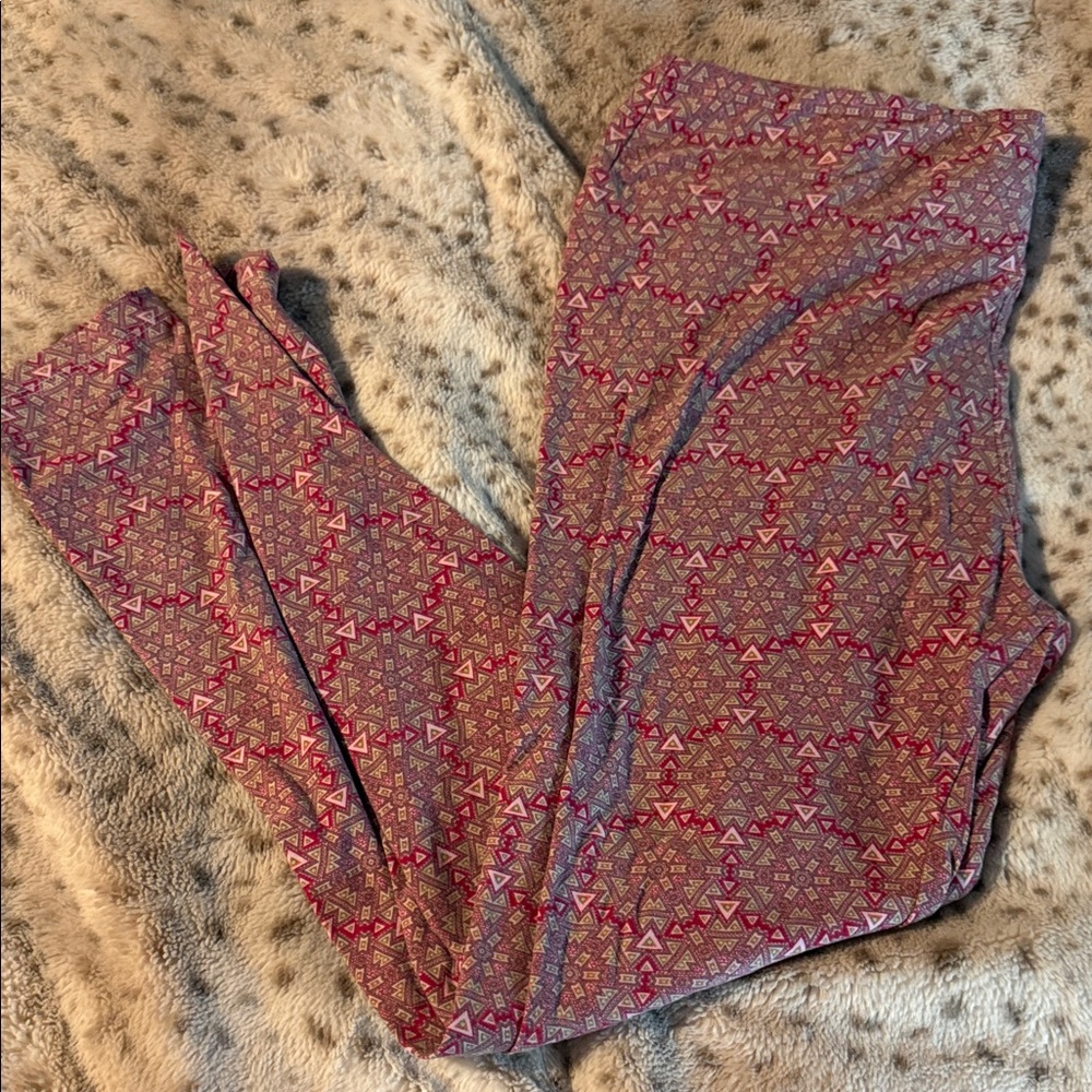 LuLaRoe Burgundy and White Geometric Leggings